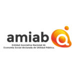 Logotipo de Centro Especial de Empleo, Amiab. Letras escritas minúsculas en color negro seguida de una imagen en forma de globo con la letra a en medio y todo ello en color naranja.