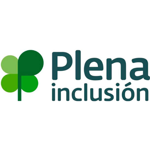 Logotipo de la asociación Plena Inclusión , escrito en tipo oración y color verde, precedido de un trébol de cuatro hojas de diferentes tonos de color verde.
