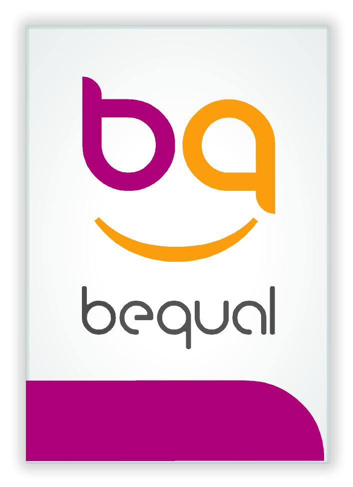 Imagen del sello bequal plus, compuesto de una b en color fucsia, una q en color naranja, ambas letras sobre una forma de sonrisa en color naranja y todo ello escrito sobre la palabra bequal escrita en minúsculas y color gris.